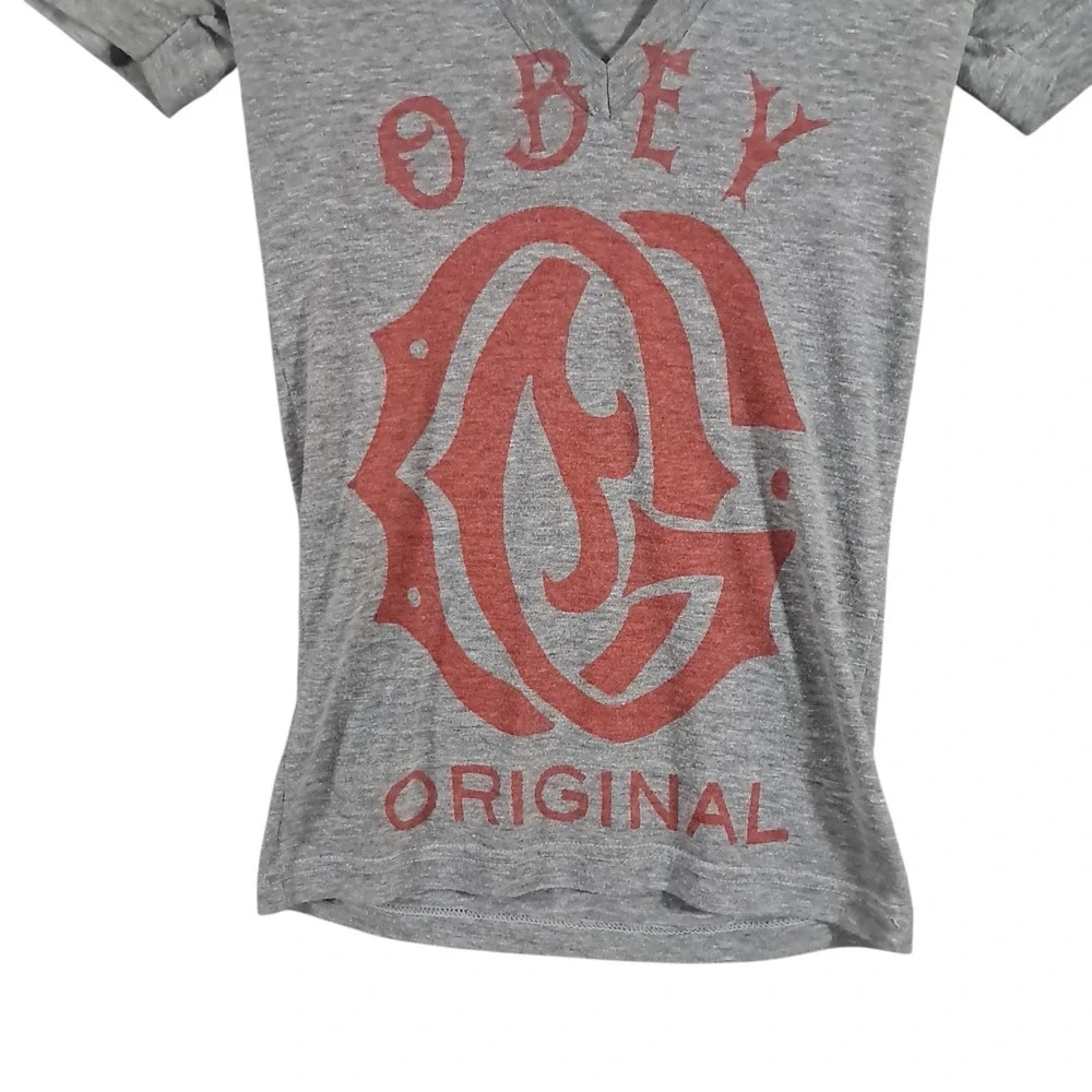Obey Tee Womens Graphic V Neck Plunge T Shirt XS Gray USA Y2K Grunge Fitted - Picture 5 of 10